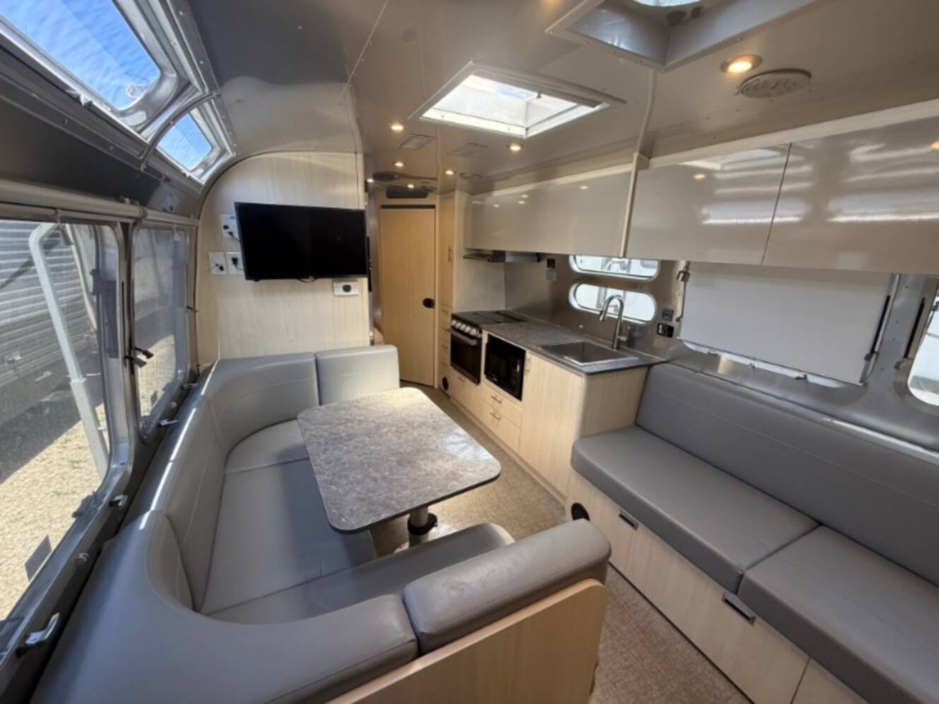 A photo of this 2022 Airstream Flying Cloud 30FB Bunk