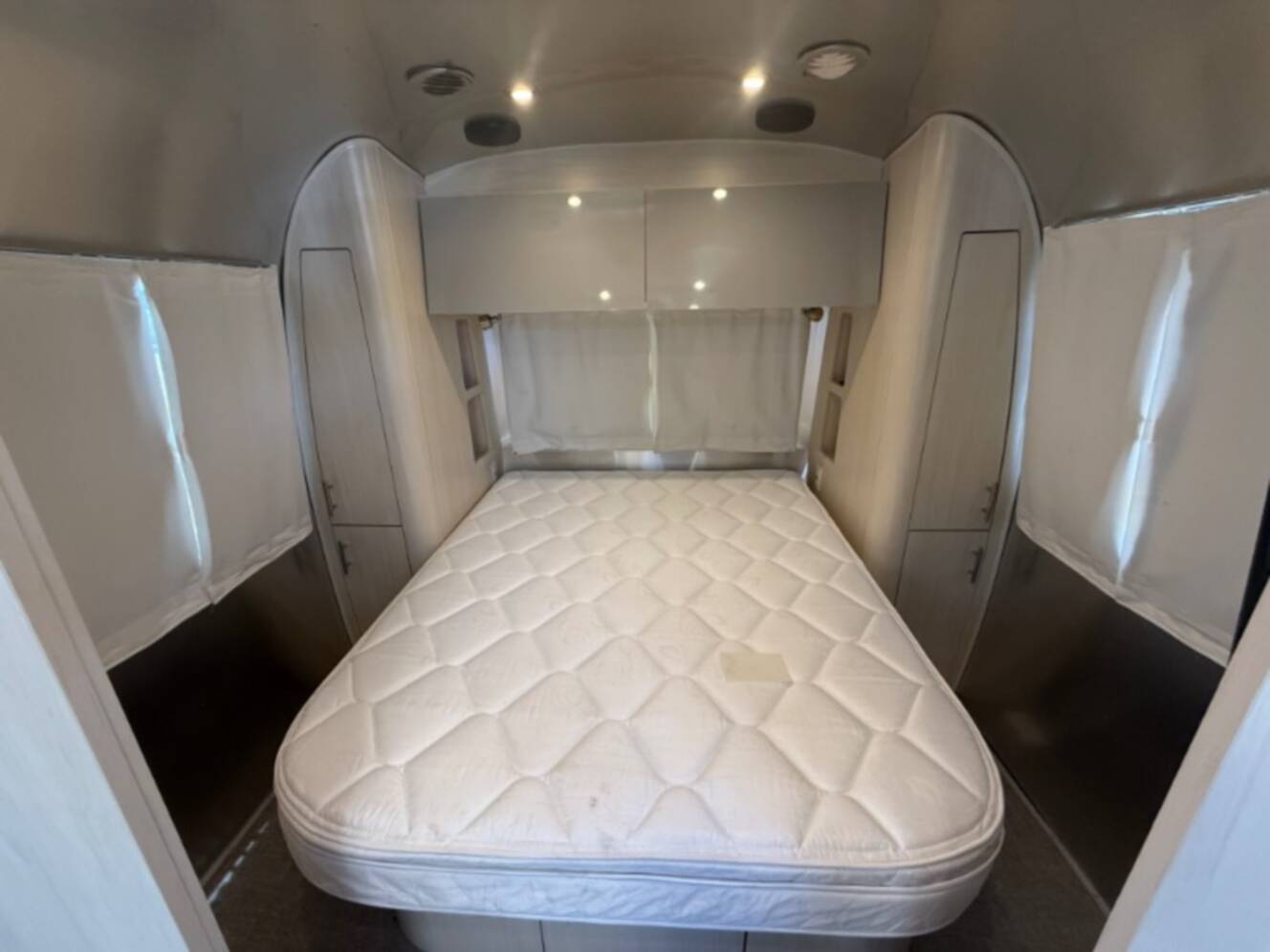 A photo of this 2022 Airstream Flying Cloud 30FB Bunk