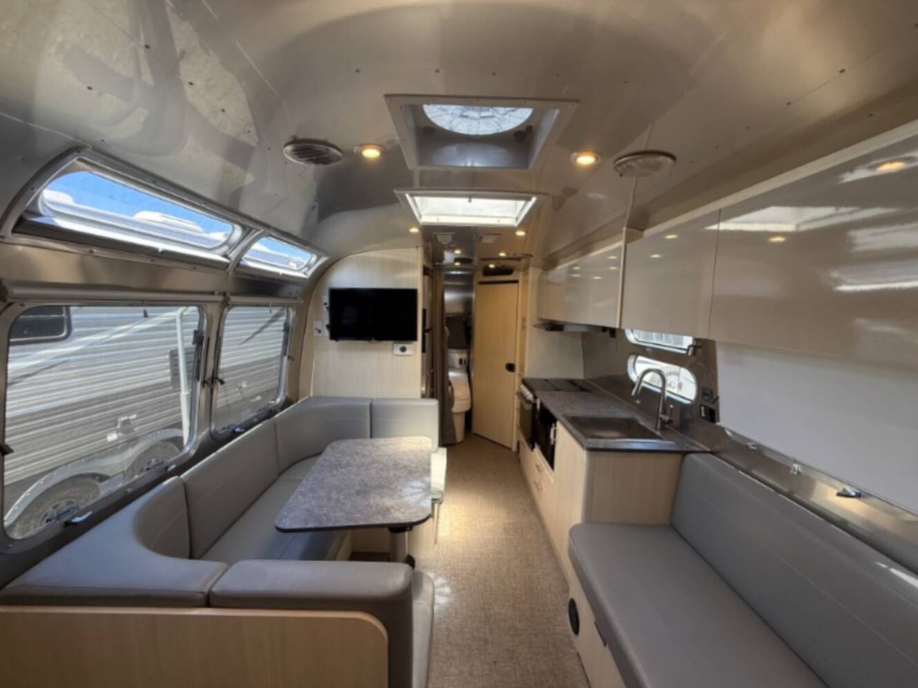 A photo of this 2022 Airstream Flying Cloud 30FB Bunk