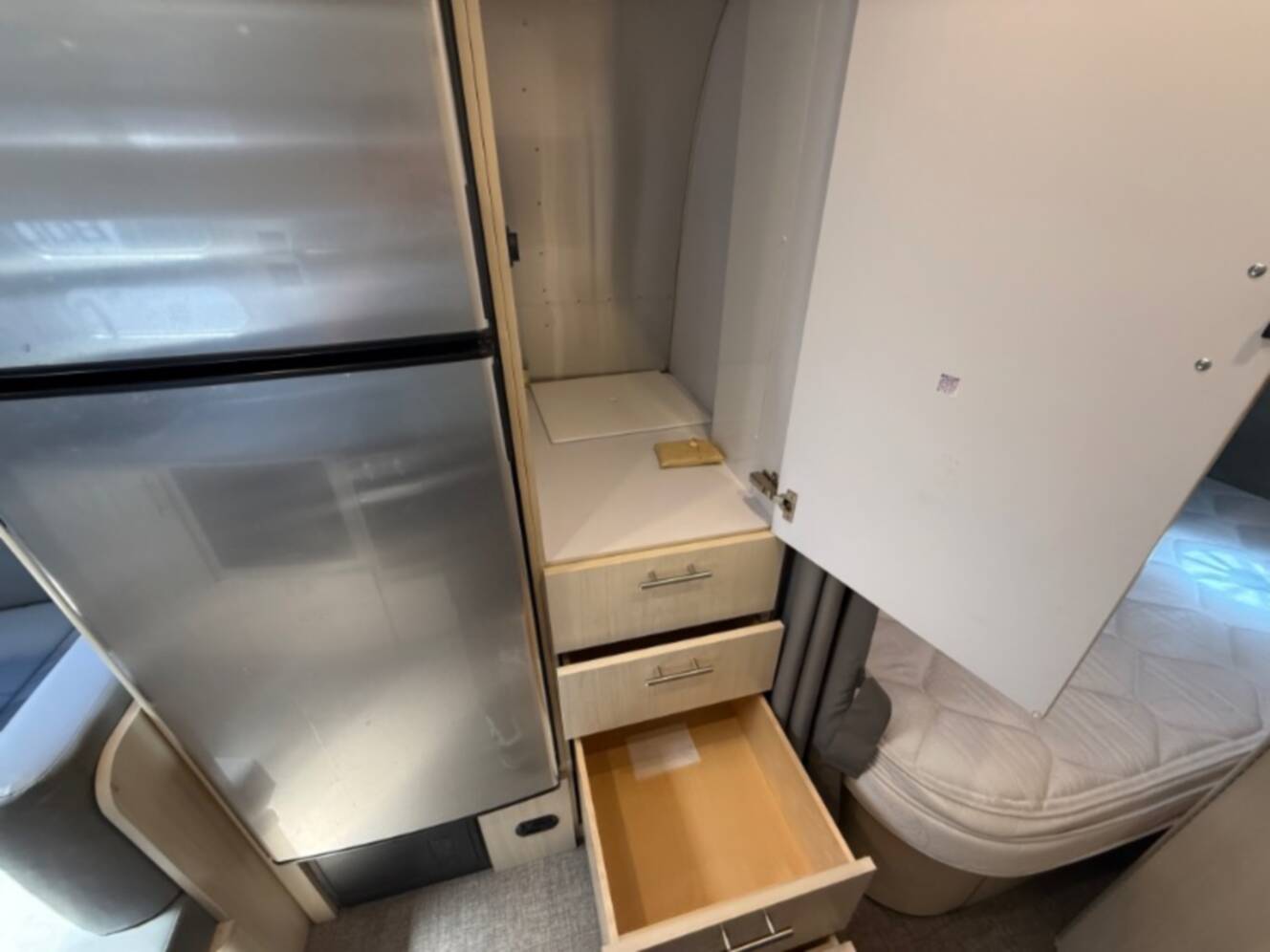 A photo of this 2022 Airstream Flying Cloud 30FB Bunk