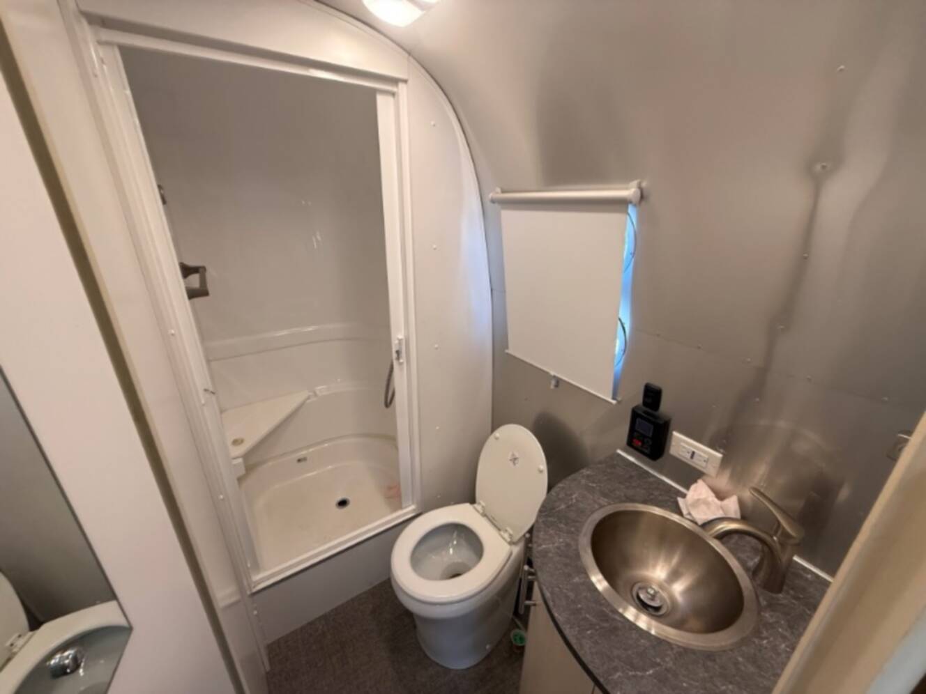 A photo of this 2022 Airstream Flying Cloud 30FB Bunk