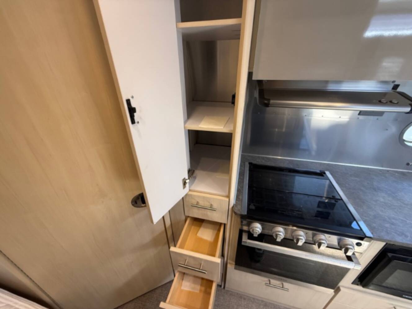 A photo of this 2022 Airstream Flying Cloud 30FB Bunk