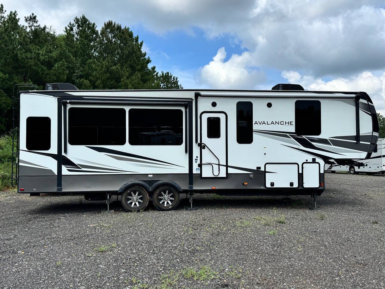 2021 Keystone AVALANCHE 312RS RV