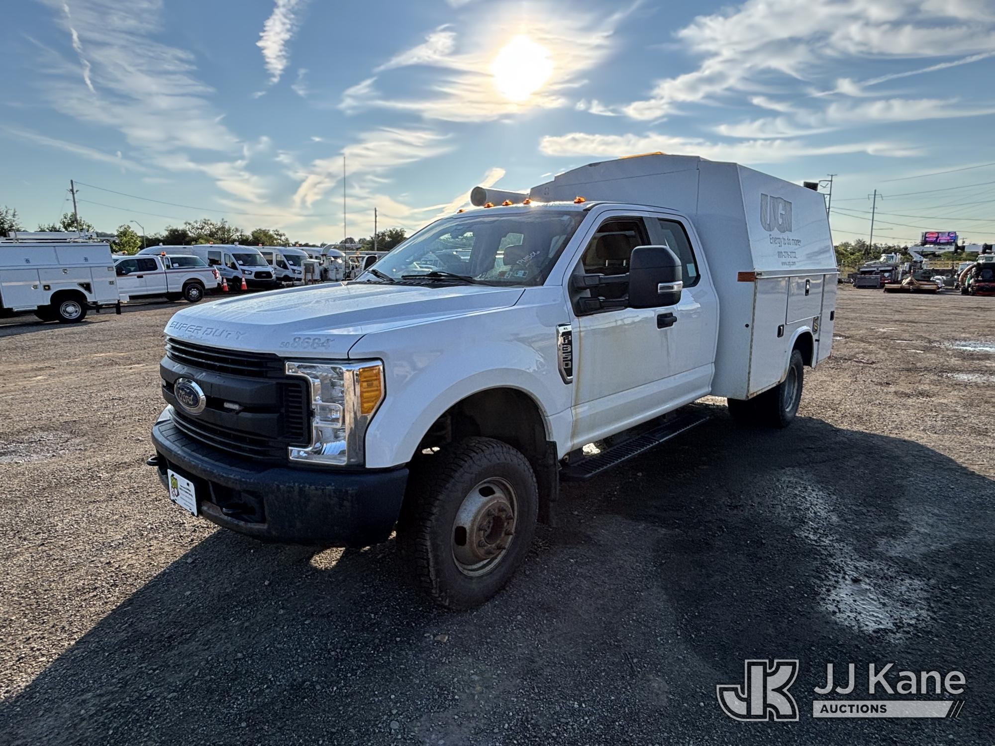 2017 FORD F-350 in Plymouth Meeting, PA