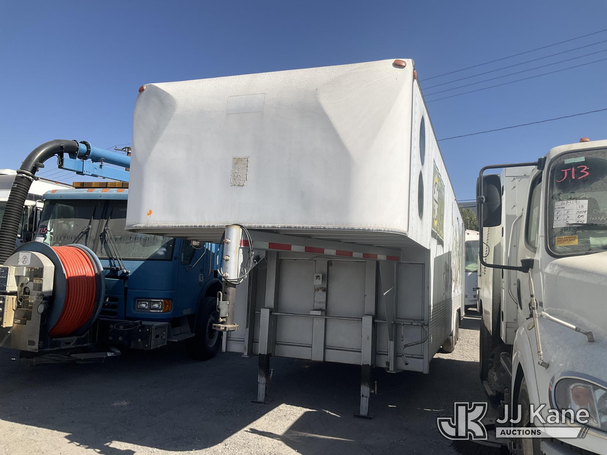 2001 Heacock Trailer in Jurupa Valley, CA