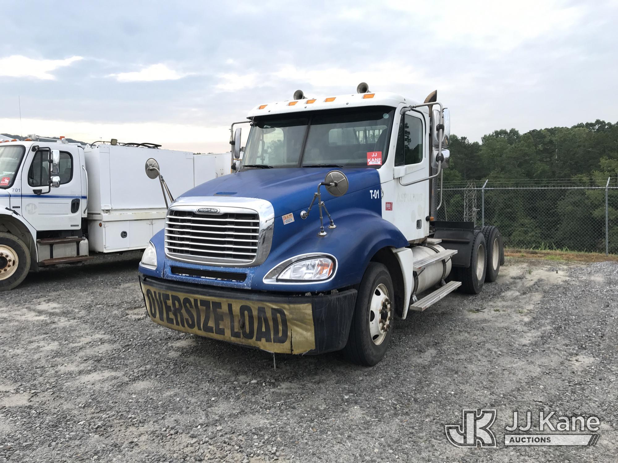 2004 FREIGHTLINER COLUMBIA in Mount Airy, NC
