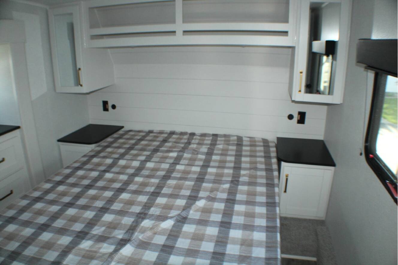 A photo of this 2026 Jayco Eagle SLE 24MLE