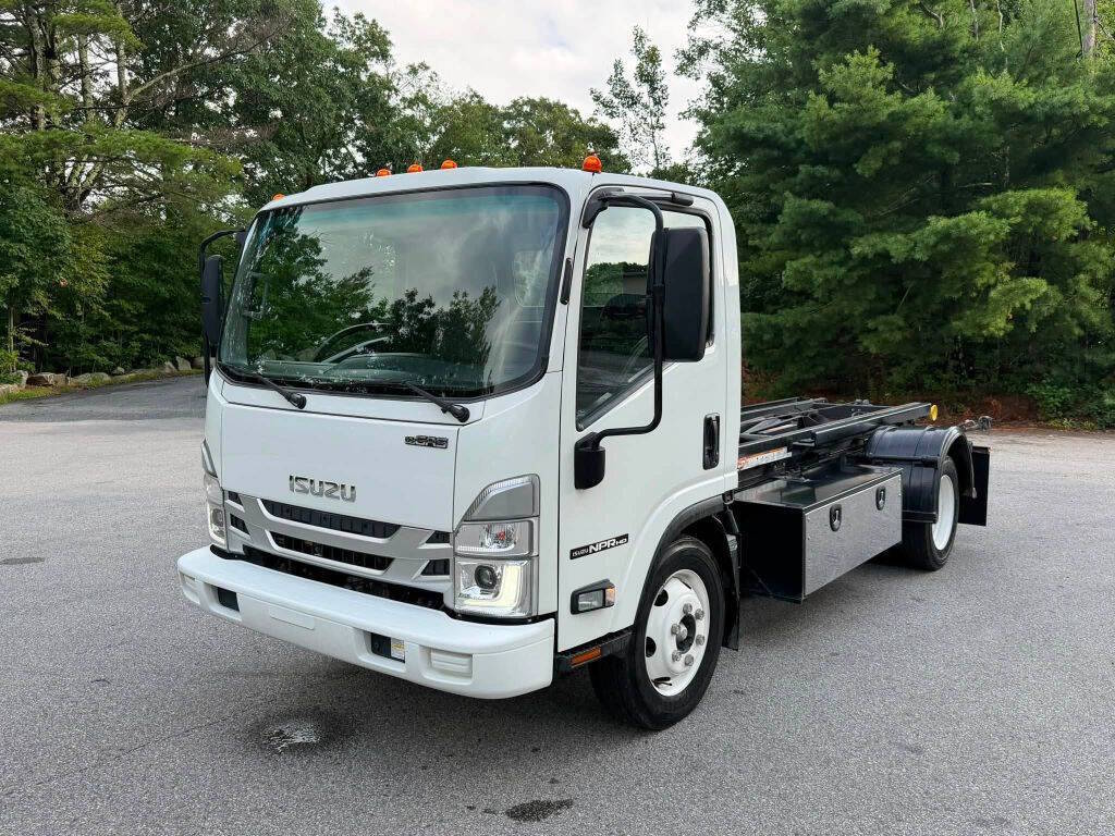 2024 ISUZU NPR HD in Upton, MA