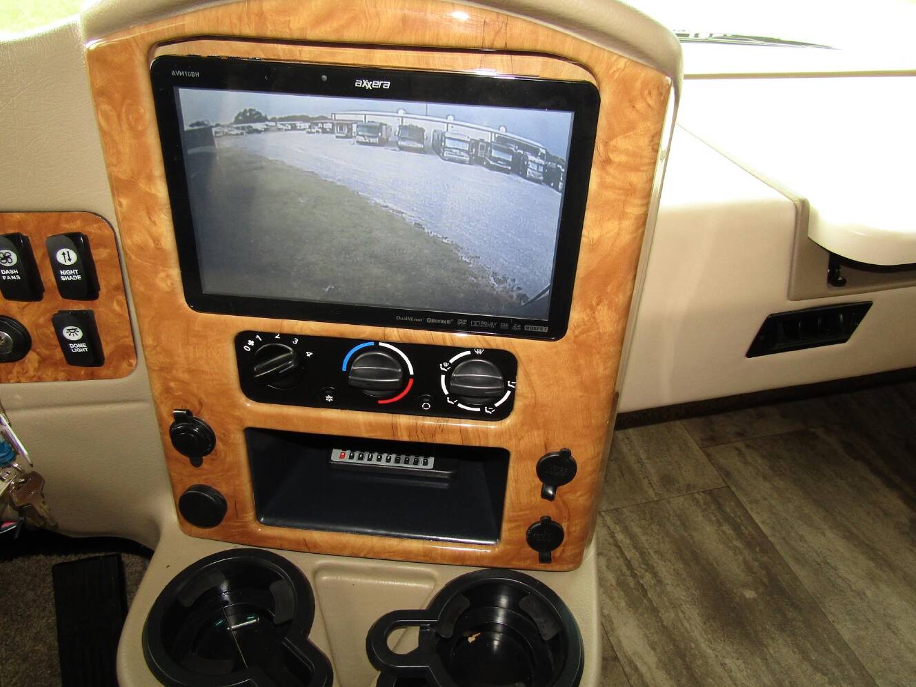 A photo of this 2016 Thor Motor Coach PALAZZO 33.2