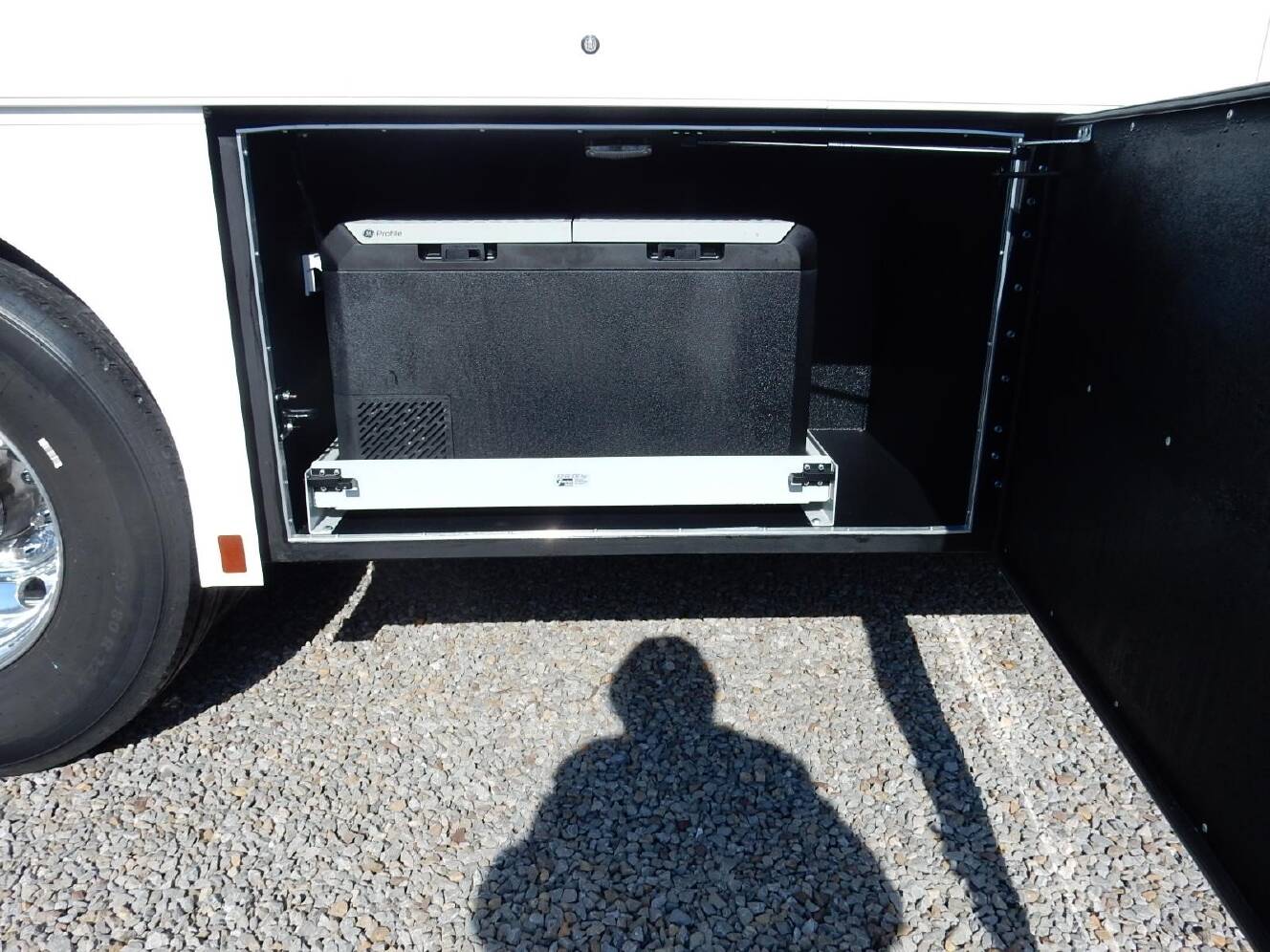 A photo of this 2027 Show Hauler SH1377T1-36
