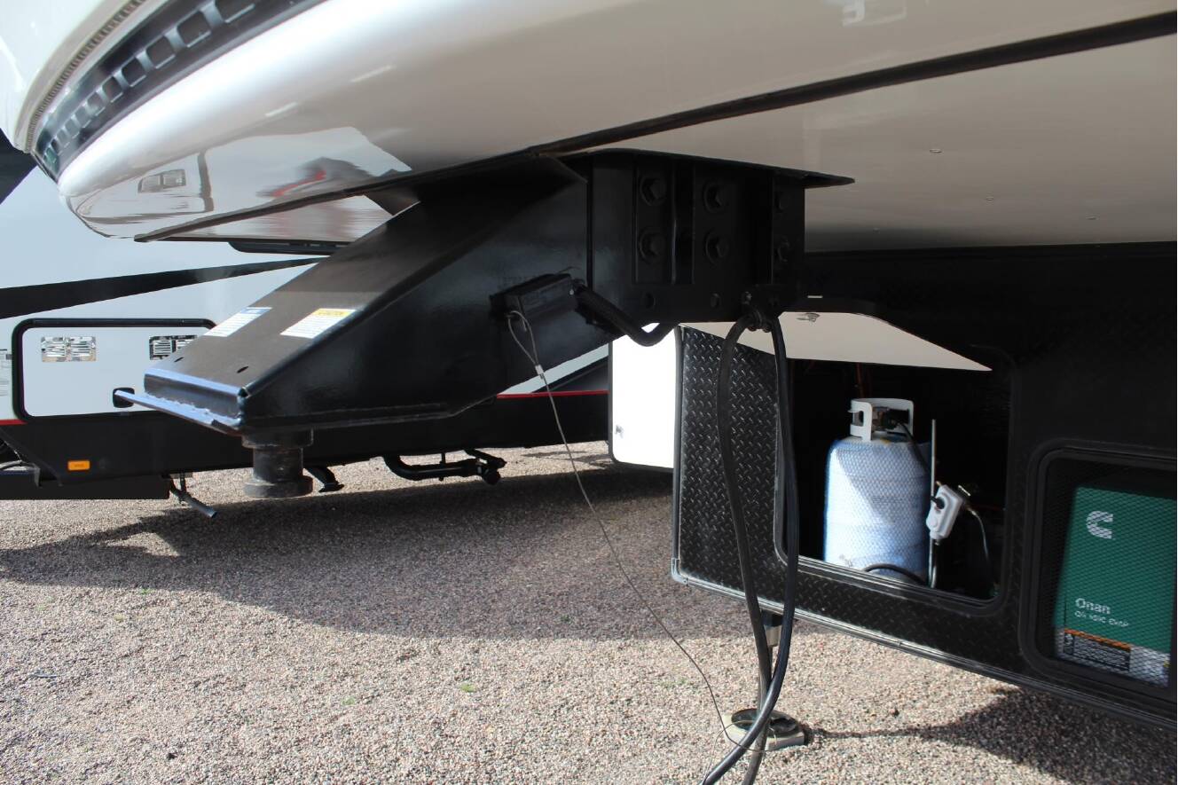 A photo of this 2024 Genesis Supreme GENESIS GCK405