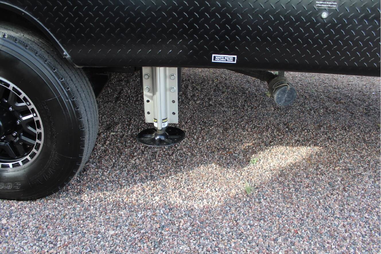 A photo of this 2024 Genesis Supreme GENESIS GCK405