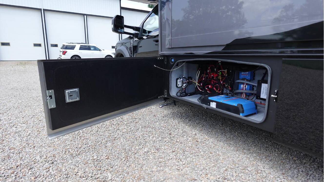 A photo of this 2027 Dynamax ISATA 6 31KS