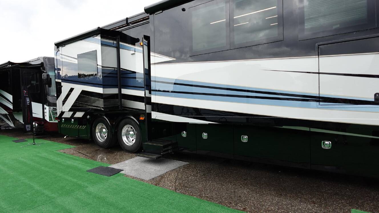 A photo of this 2027 Dynamax GRAND SPORT 45CB