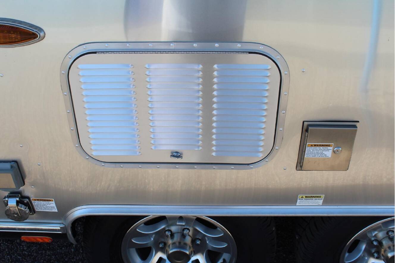 A photo of this 2017 Airstream CLASSIC 30RB
