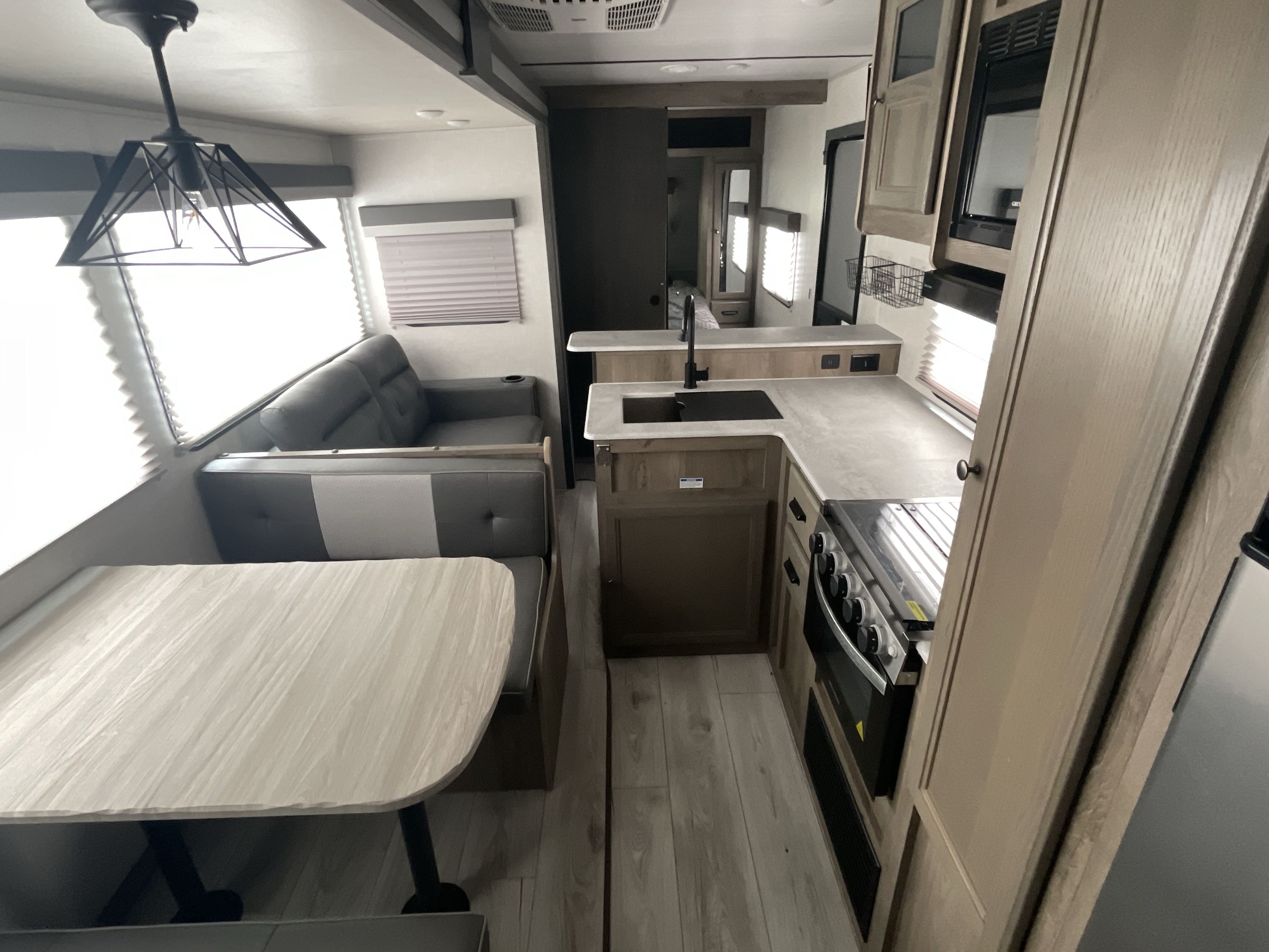 2022 Forest River SURVEYOR 276BHLE in rothschild WI