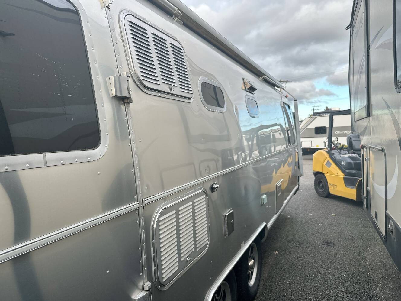 A photo of this 2017 Airstream LAND YACHT 28FB