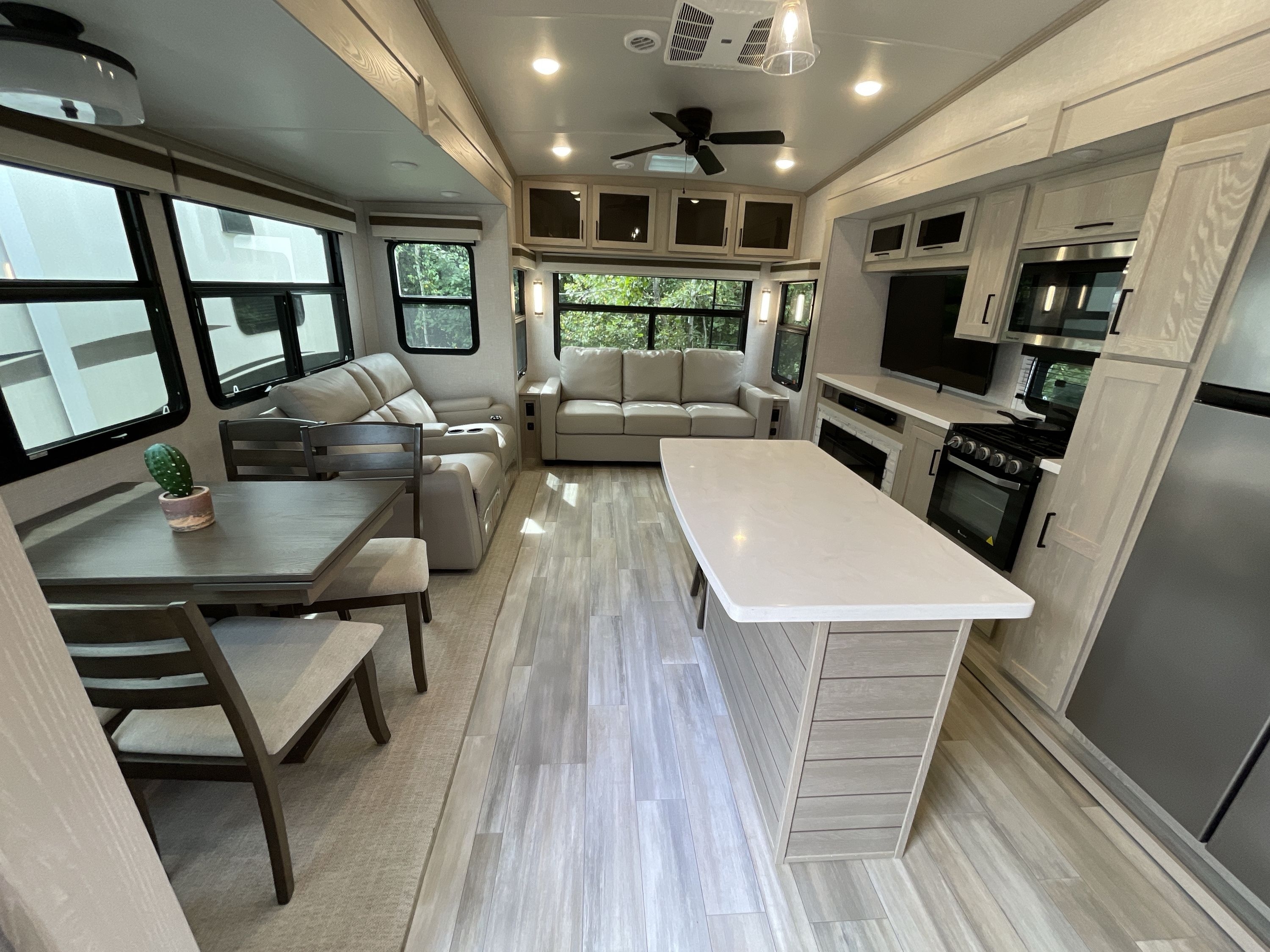 2023 Forest River ROCKWOOD SIGNATURE 2893BS in chichester NH