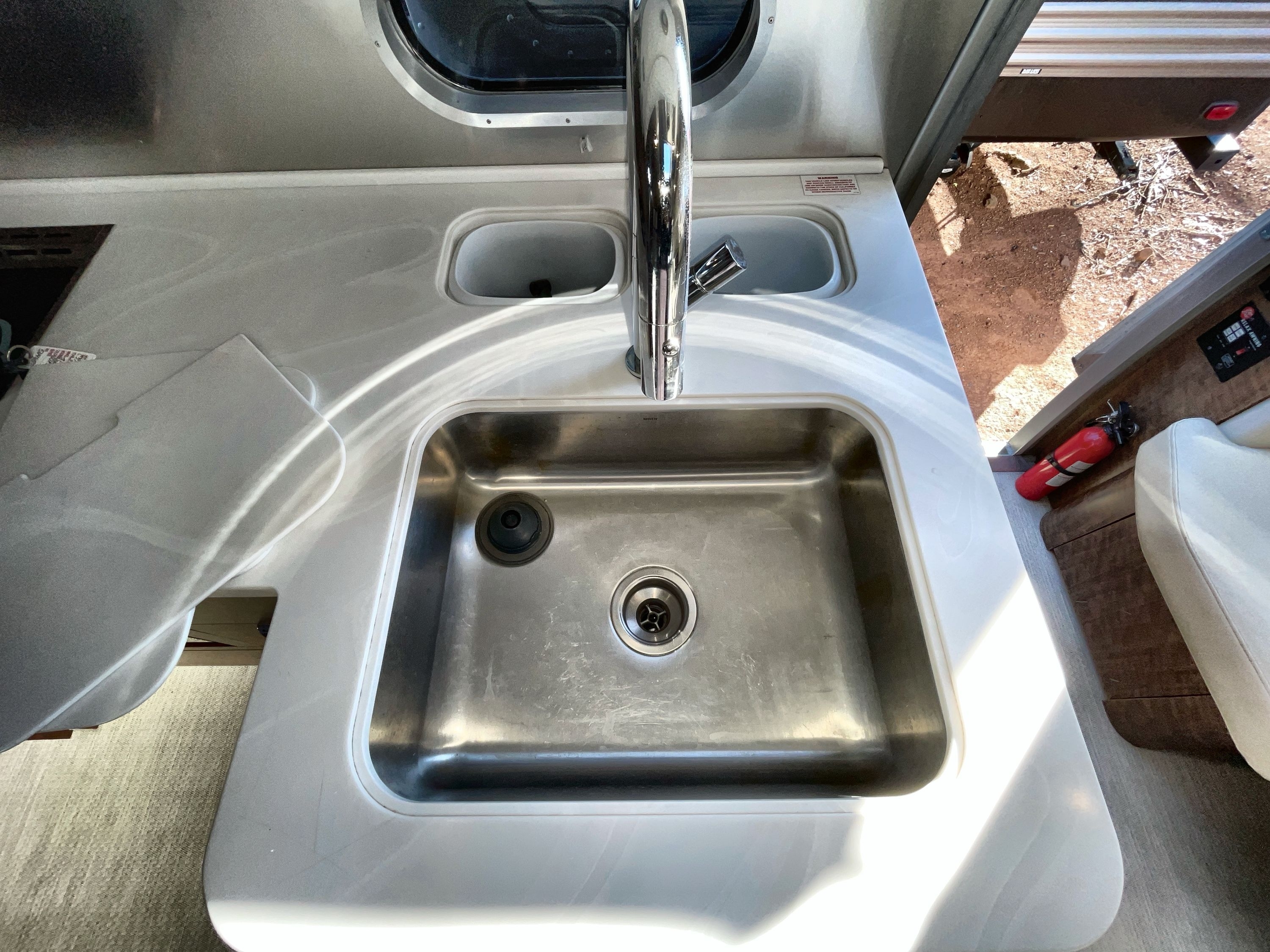 2019 Airstream GLOBETROTTER 27FB TWIN in colfax NC