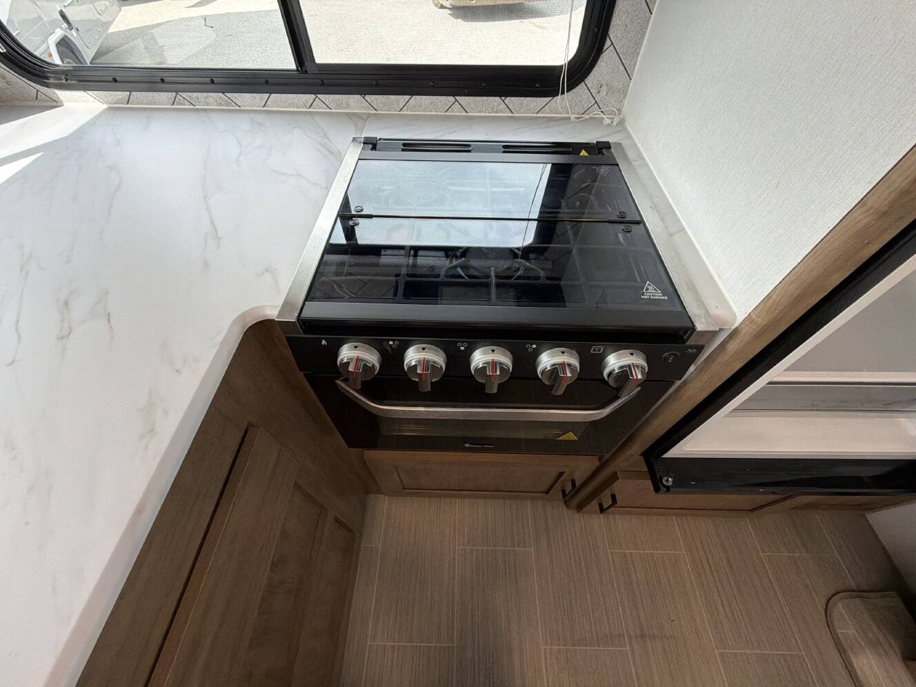 A photo of this 2024 Coachmen FREEDOM EXPRESS ULTRA LITE 274RKS