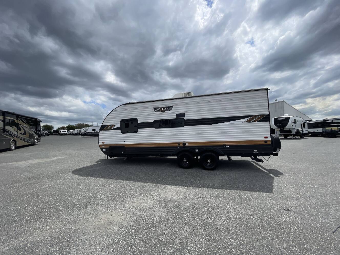 A photo of this 2023 Forest River WILDWOOD X-LITE 19DBXL