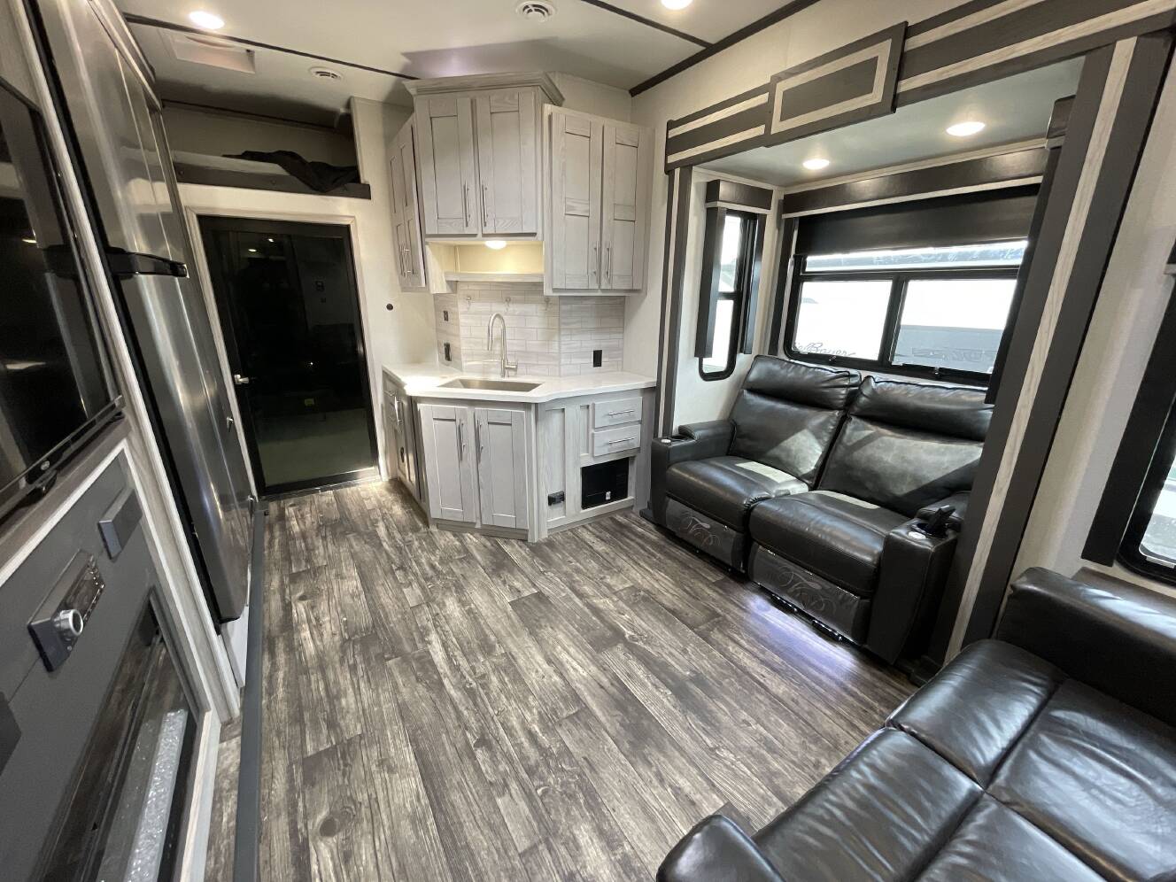A photo of this 2022 Keystone FUZION 379
