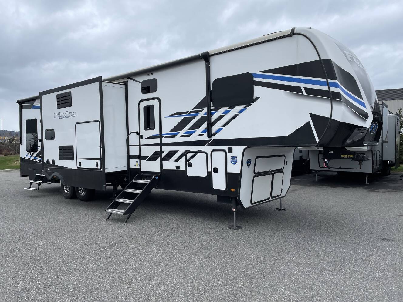 A photo of this 2022 Keystone FUZION 379