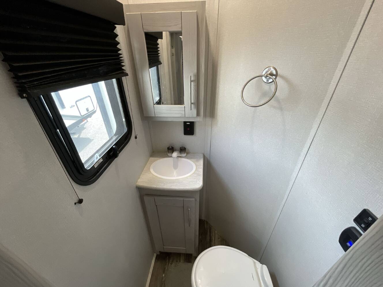 A photo of this 2022 Keystone FUZION 379