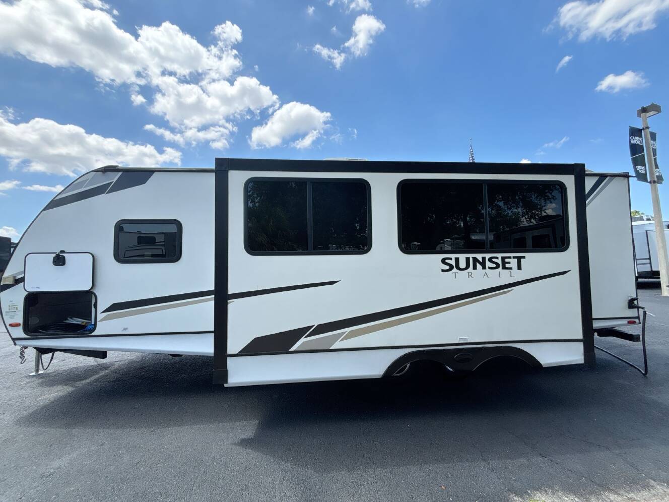 A photo of this 2024 Crossroads SUNSET TRAIL 253RB