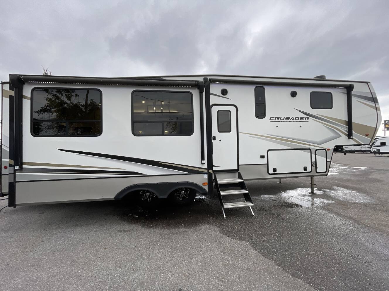 A photo of this 2024 Prime Time CRUSADER 335RLP