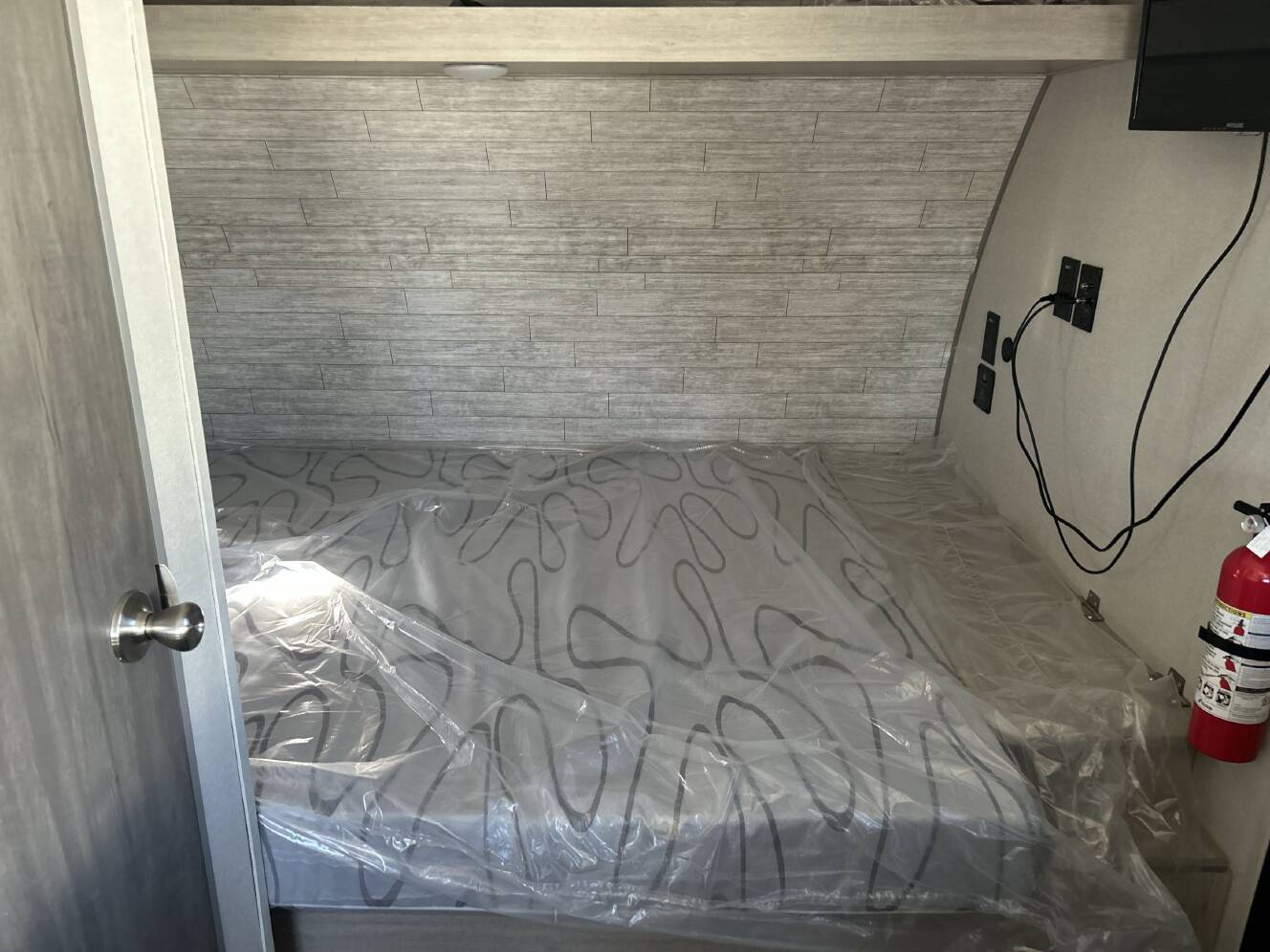 A photo of this 2026 Coachmen CATALINA SUMMIT 154RDX