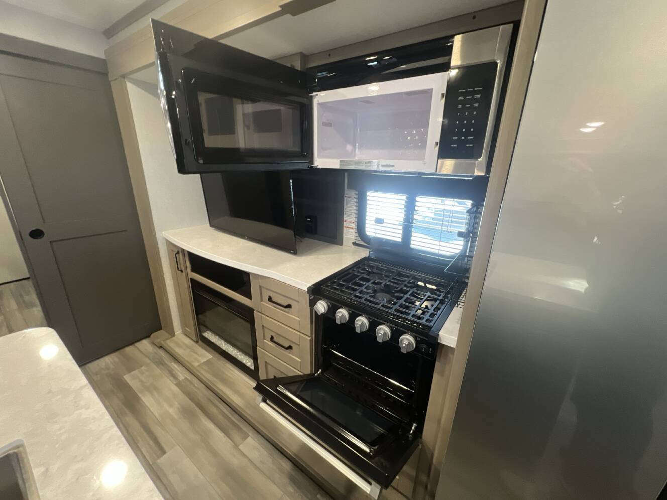 A photo of this 2024 Grand Design REFLECTION 312BHTS