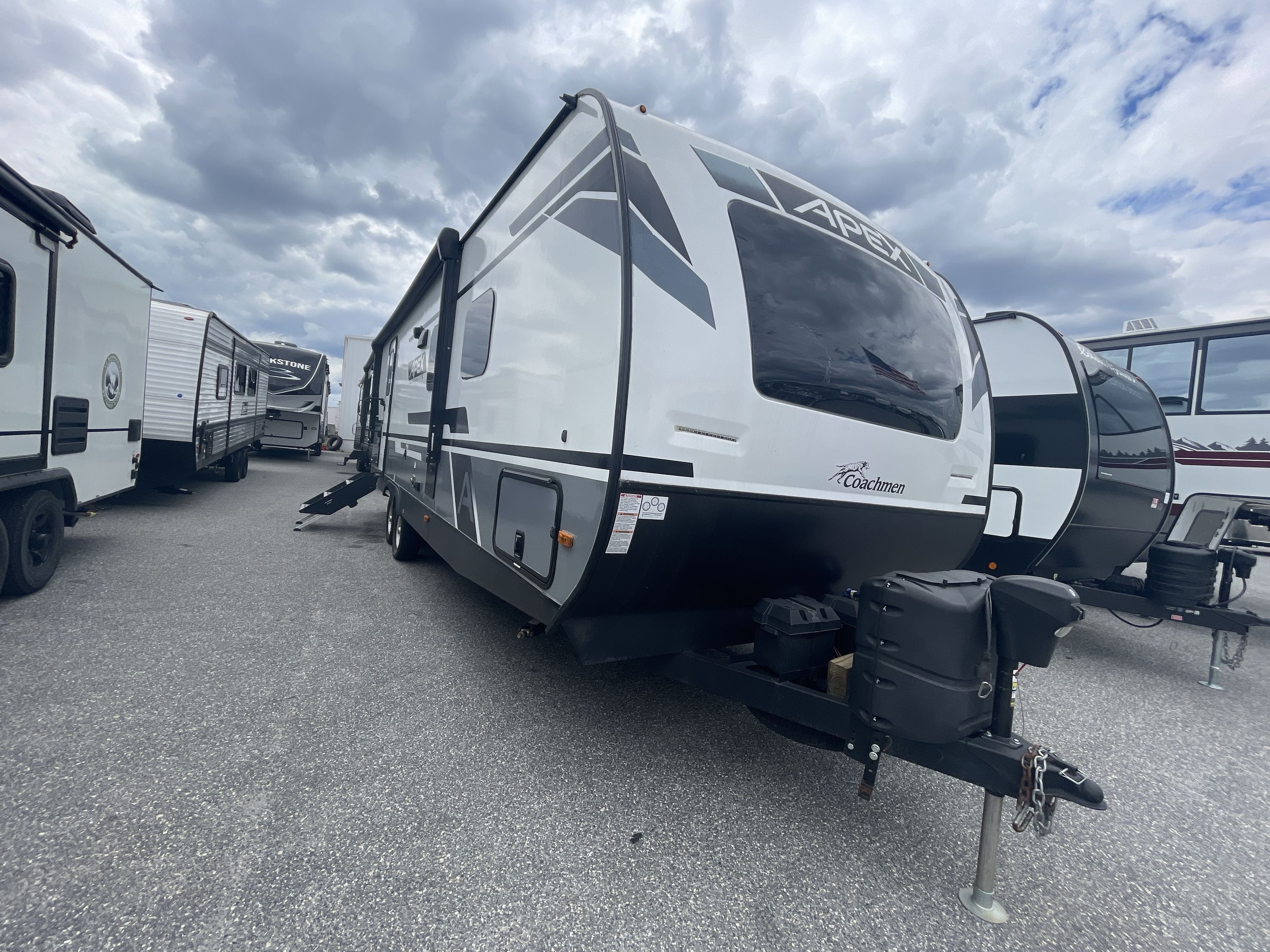 2023 Coachmen APEX ULTRA-LITE 265RBSS in summerfield FL