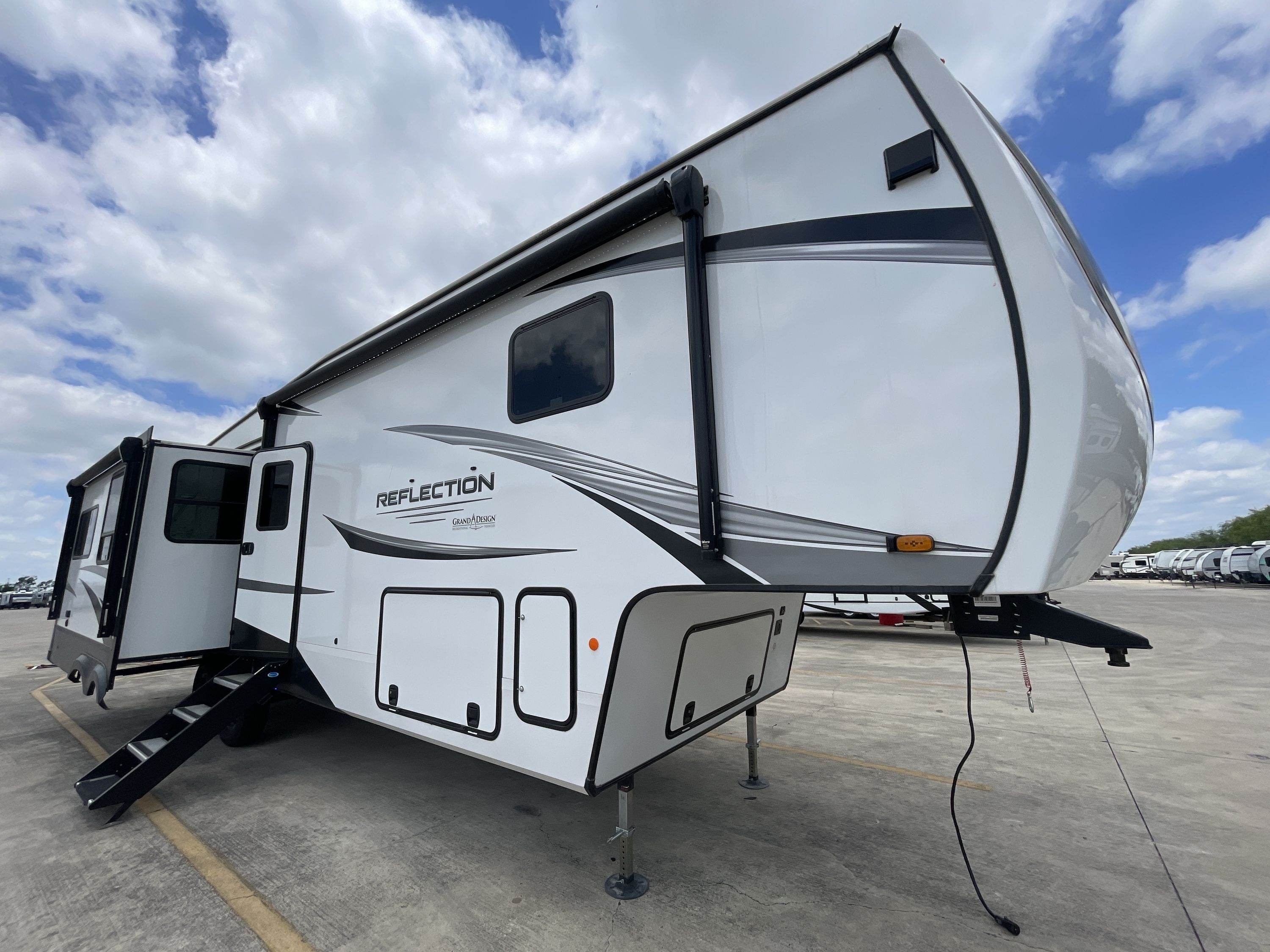 2025 Grand Design REFLECTION 337RLS RV