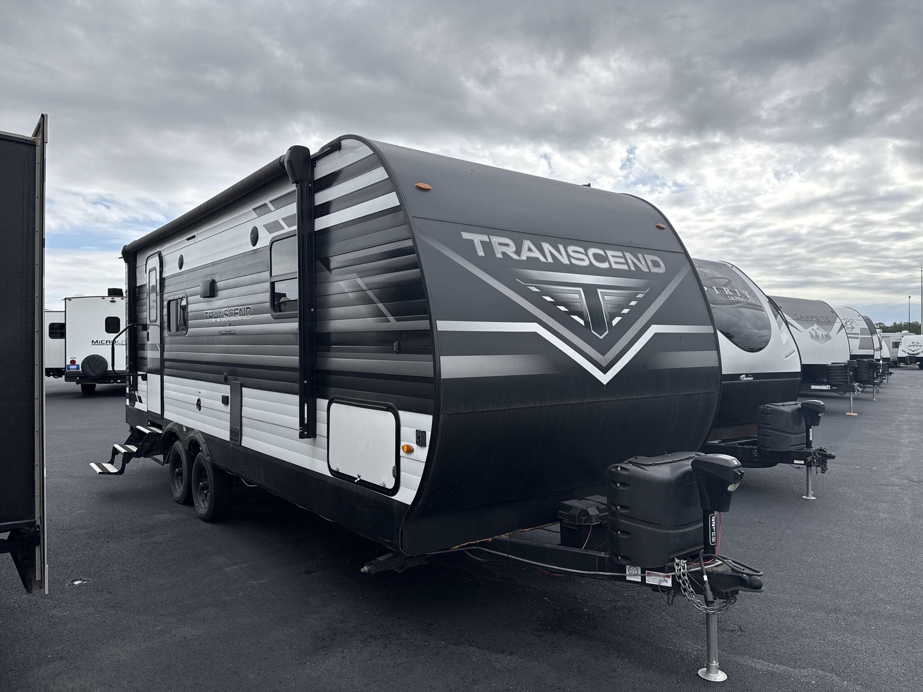 2022 Grand Design TRANSCEND XPLOR 221RB in roscoe IL