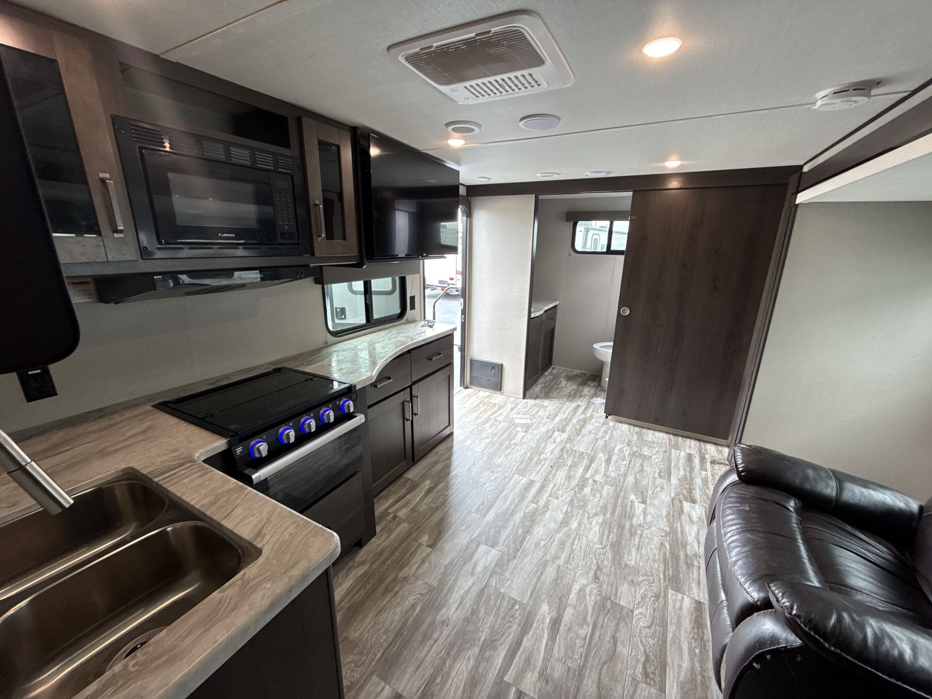 2022 Grand Design TRANSCEND XPLOR 221RB in roscoe IL