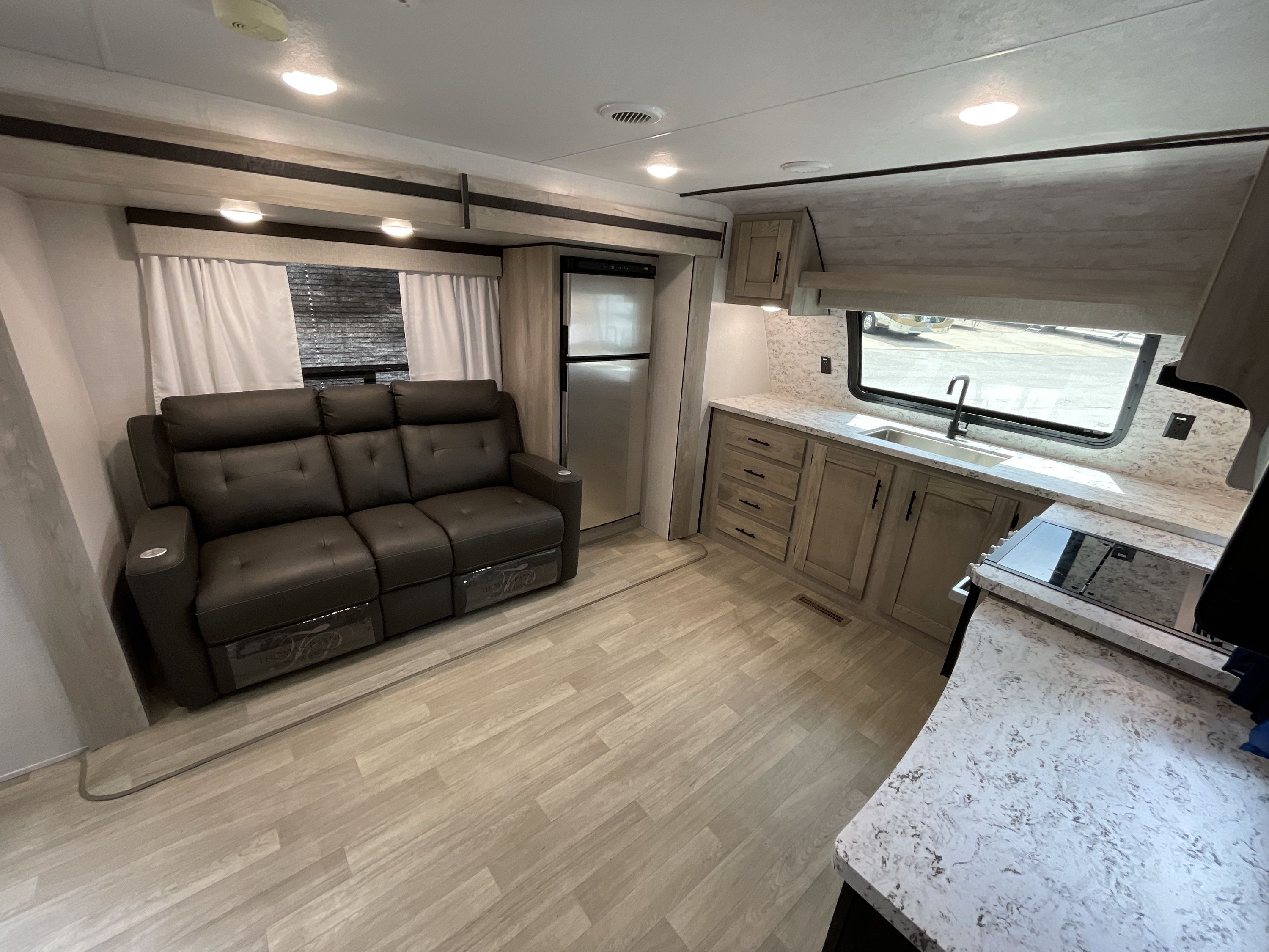 2023 K-Z Rv CONNECT SE 221FKKSE in tyler TX