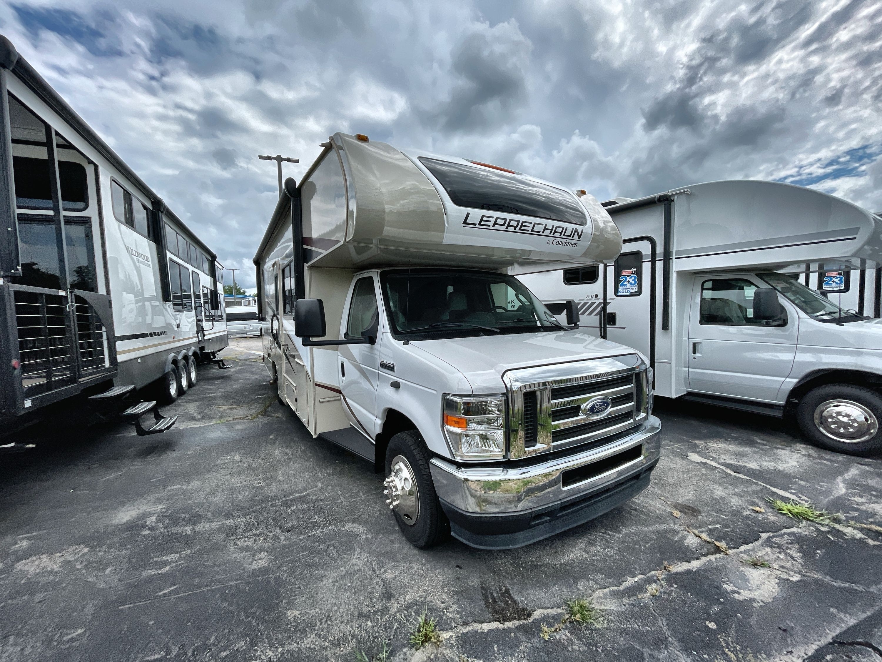 2021 Coachmen LEPRECHAUN 260DSF in berkley MA