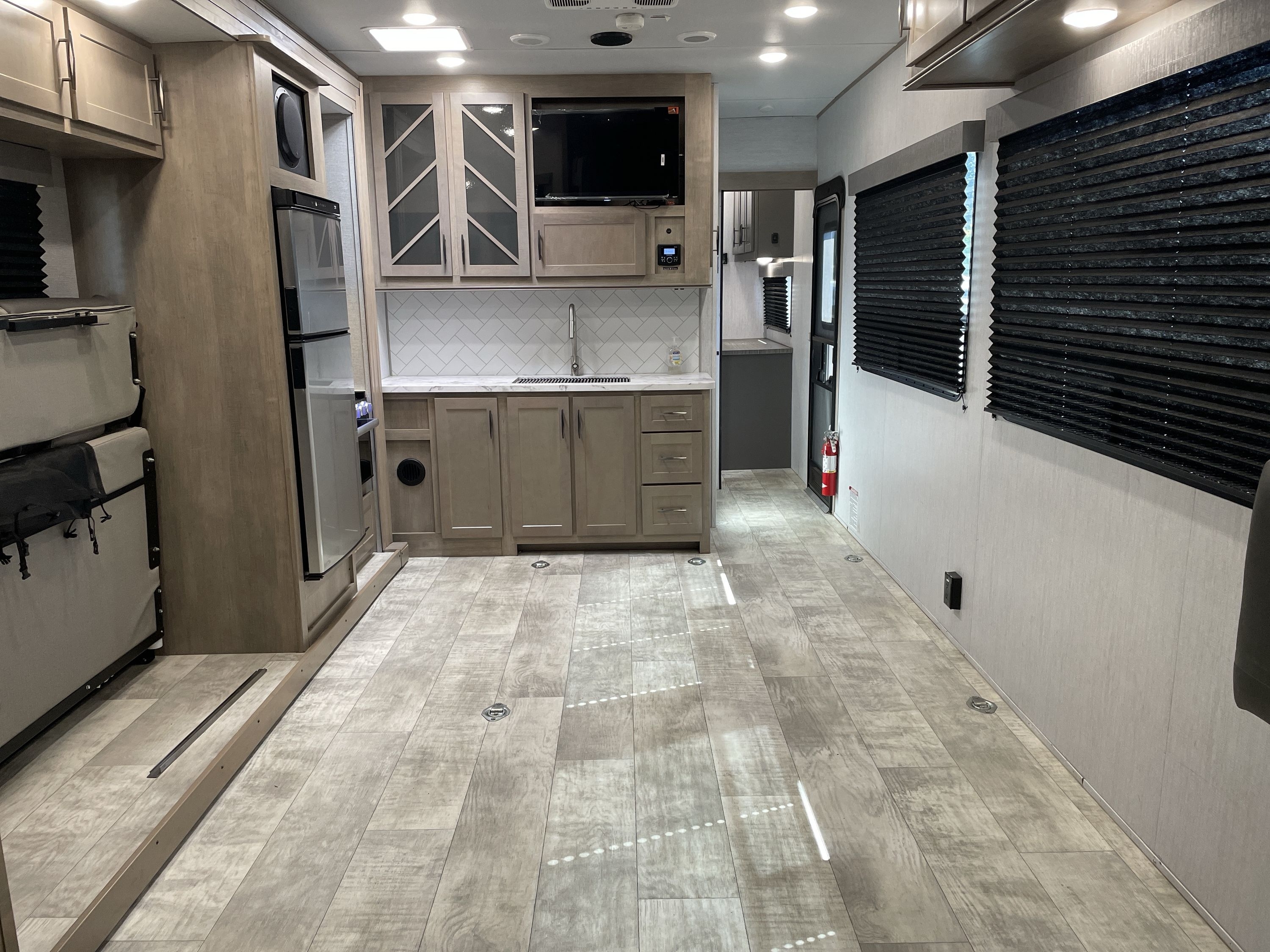 2023 Grand Design MOMENTUM G CLASS 28G in anderson CA