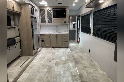 2023 Grand Design MOMENTUM G CLASS 28G in anderson CA