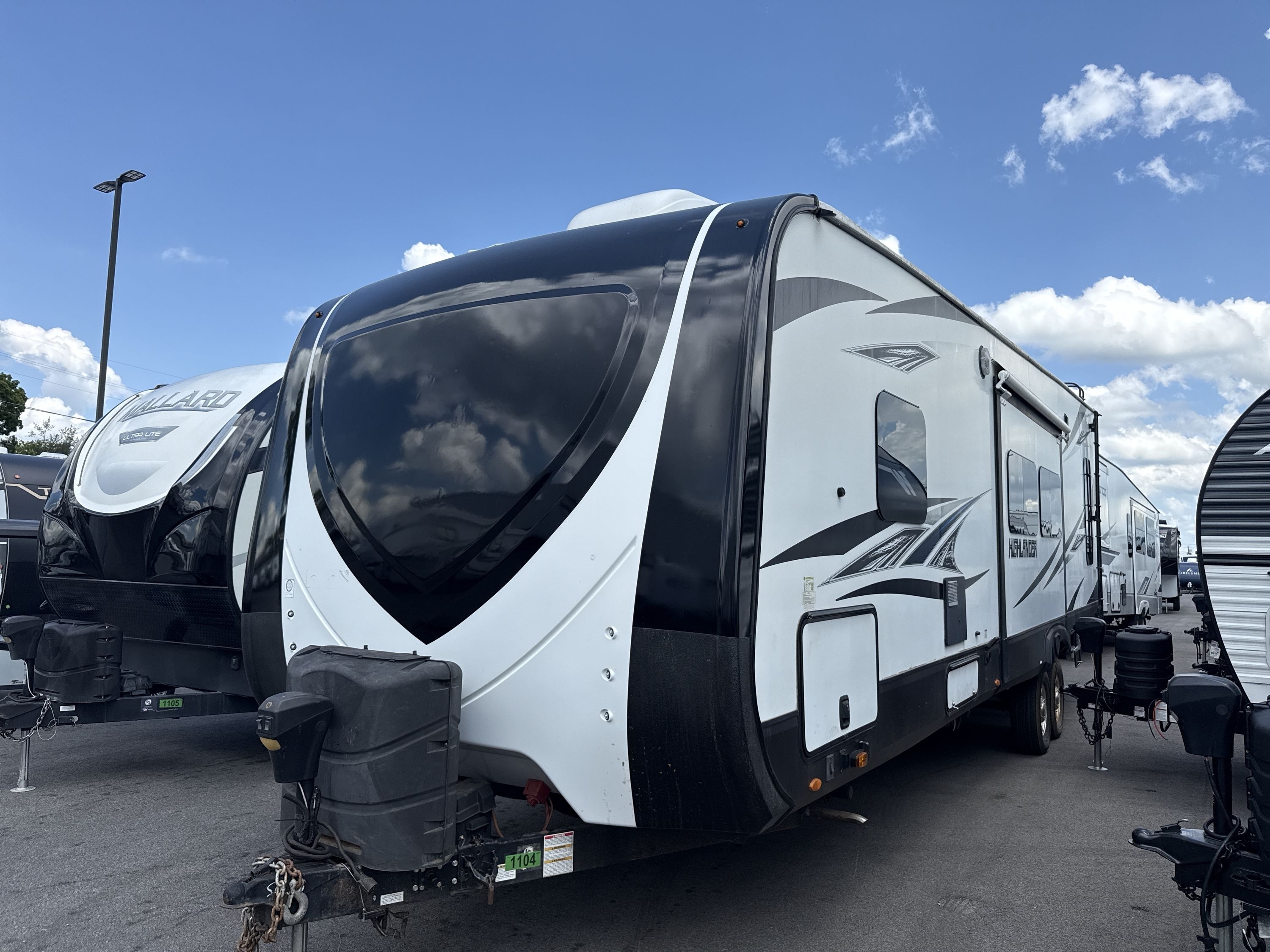 2018 Highland Ridge HIGHLANDER 31RGR Travel Trailer Toy Hauler RV