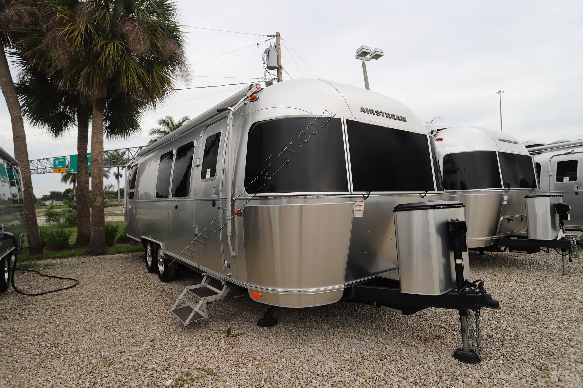 2022 Airstream Flying Cloud 28RB in ft. myers FL