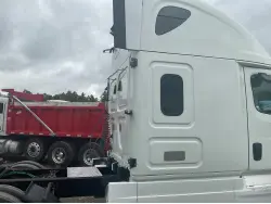 2019 FREIGHTLINER CASCADIA 126
