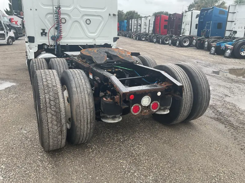 2019 FREIGHTLINER CASCADIA 126