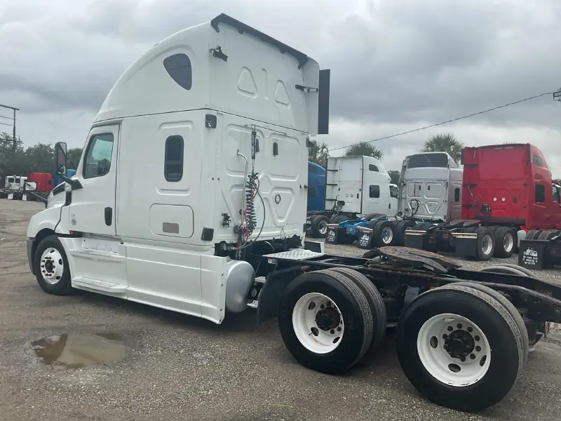 2019 FREIGHTLINER CASCADIA 126