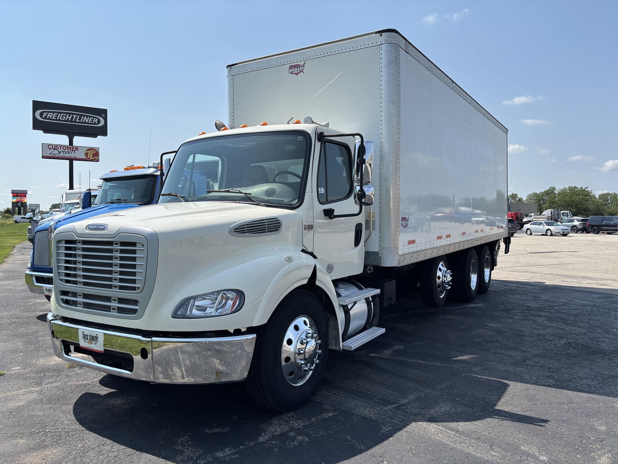 2018 FREIGHTLINER BUSINESS CLASS M2 112 in Oak Creek, WI