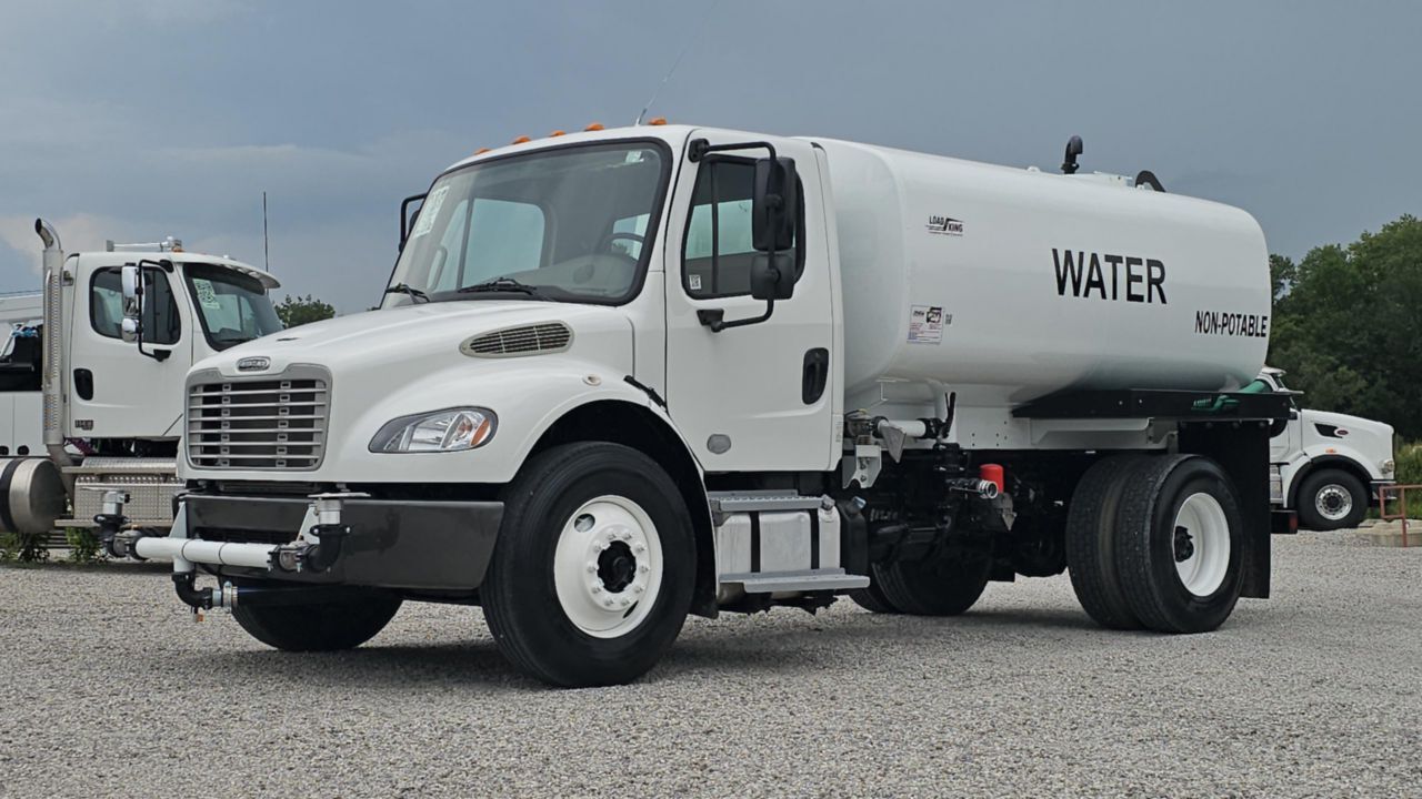 2016 FREIGHTLINER BUSINESS CLASS M2 106 in Cinnaminson, NJ