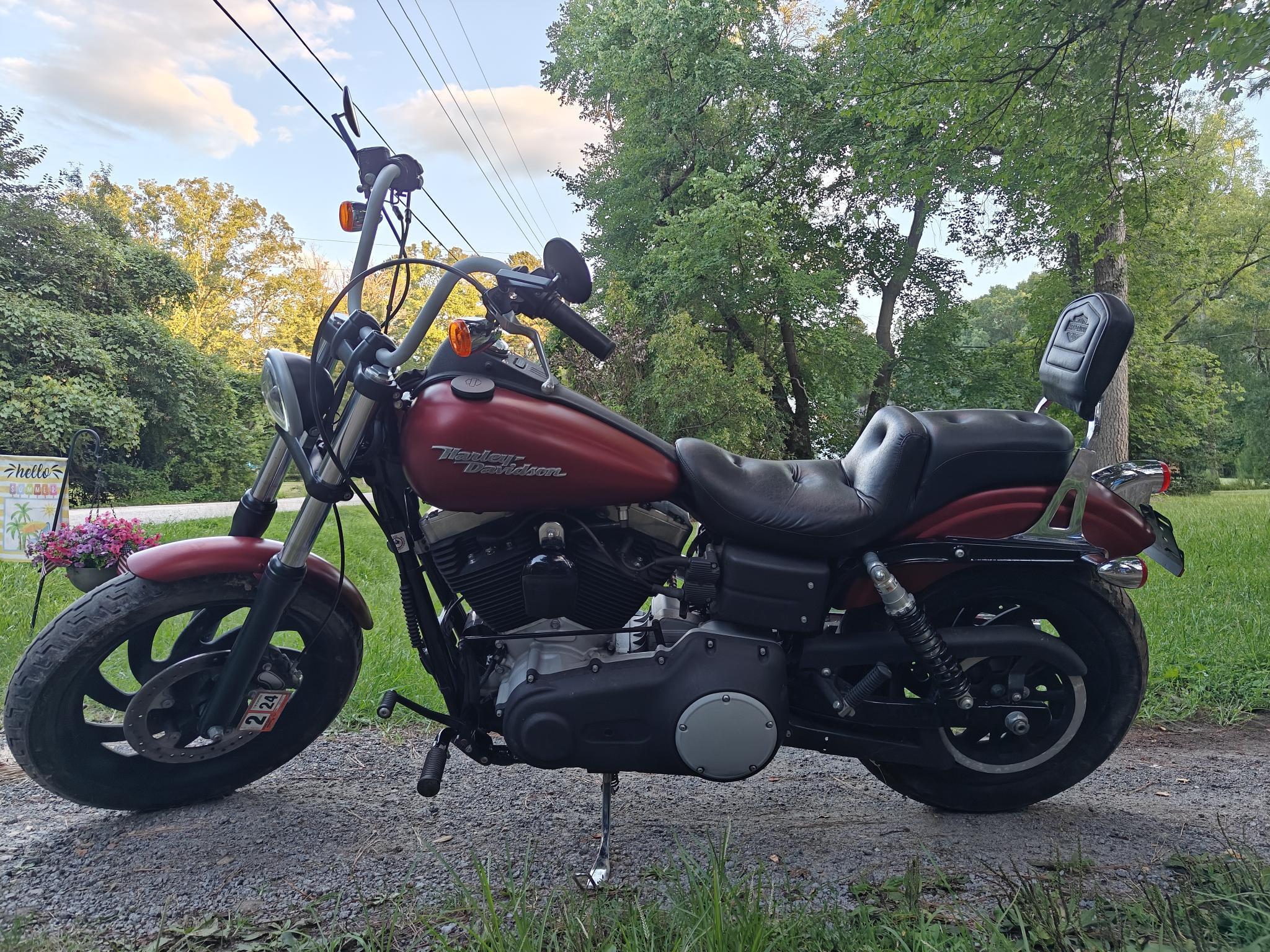 2009 Harley-Davidson DYNA STREET BOB Cruiser motorcycle