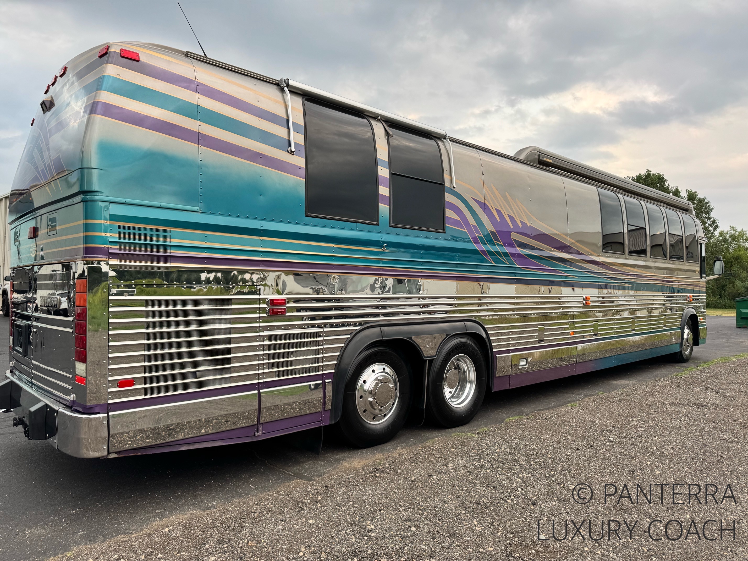 1998 Prevost MARATHON COACH XL in holland MI