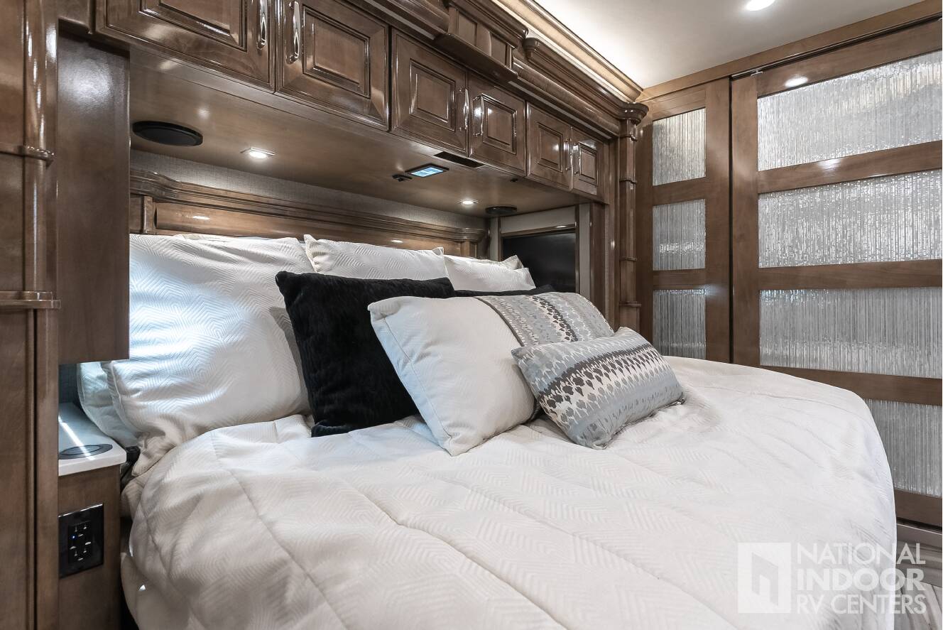 A photo of this 2026 American Coach American Dream 45P